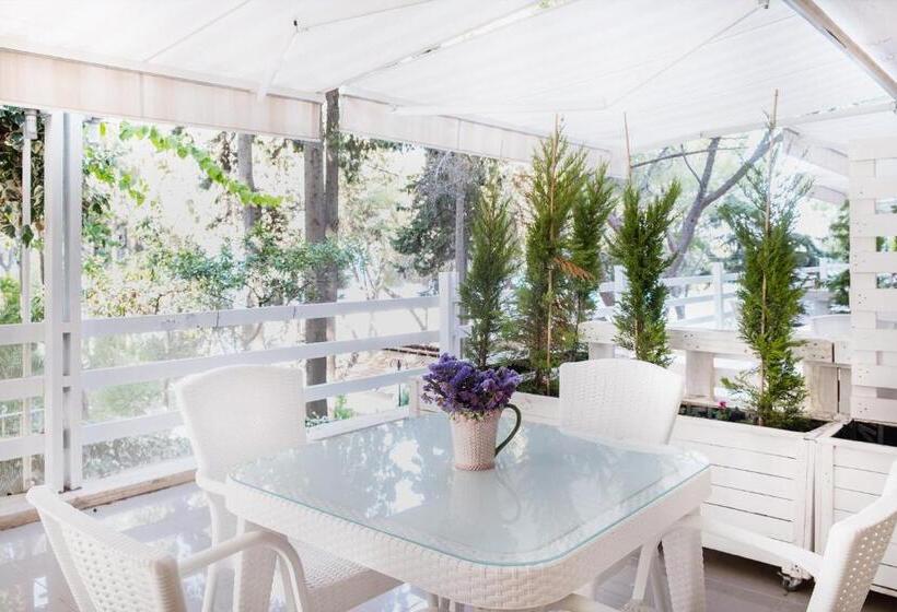 ホテル Yasos Suites