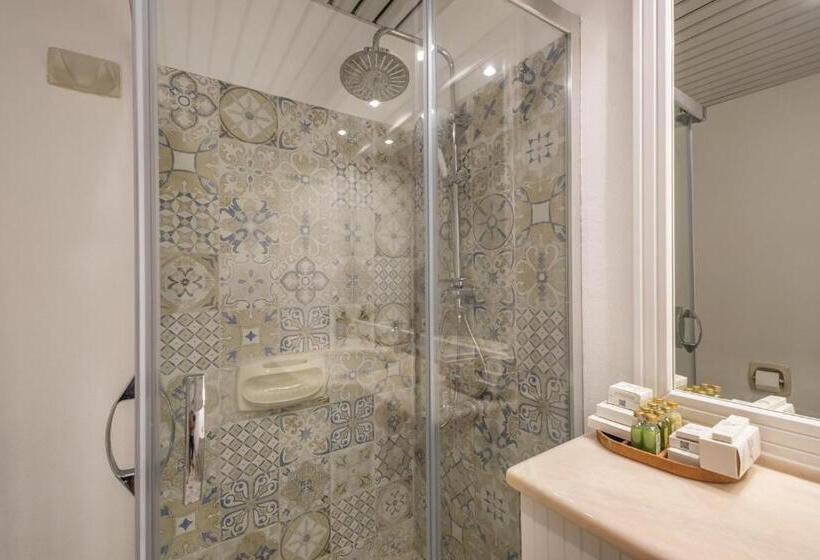 ホテル Yasos Suites