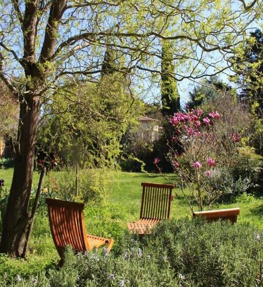 Les Romarins B&b, 10 Min D Uzès, Piscine Et Grand Jardin, Table D Hôte