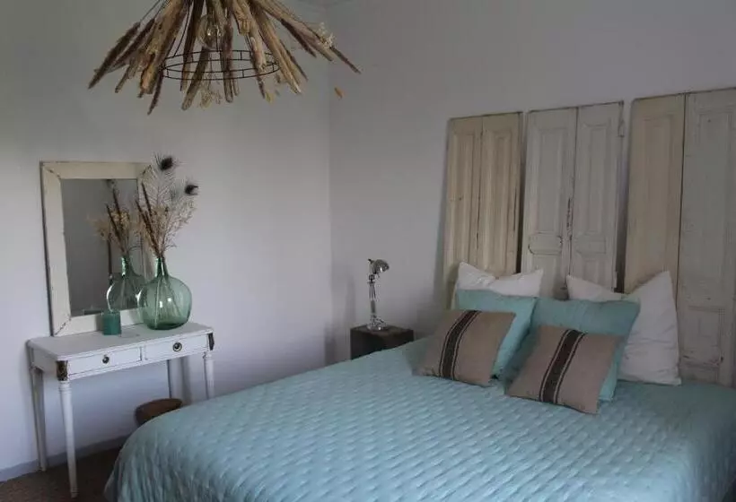 Les Romarins B&b, 10 Min D Uzès, Piscine Et Grand Jardin, Table D Hôte