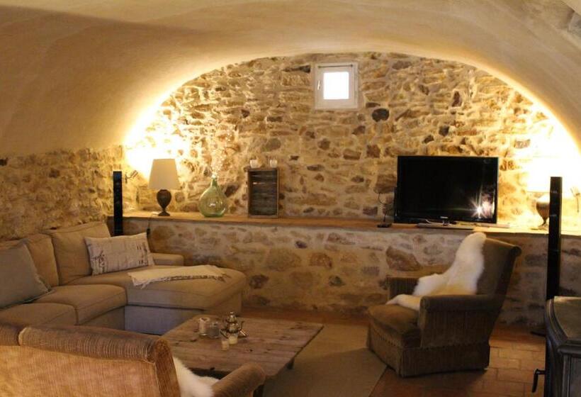 Les Romarins B&b, 10 Min D Uzès, Piscine Et Grand Jardin, Table D Hôte