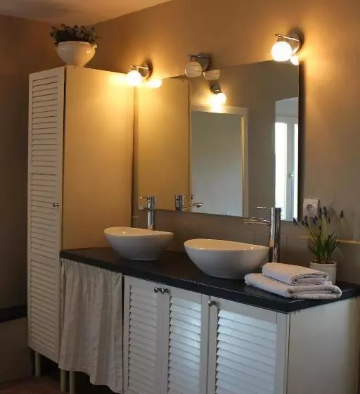 Les Romarins B&b, 10 Min D Uzès, Piscine Et Grand Jardin, Table D Hôte