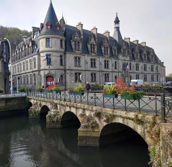 Aamiaismajoitus (B&B) Chambrecosy Salle De Bain Privée