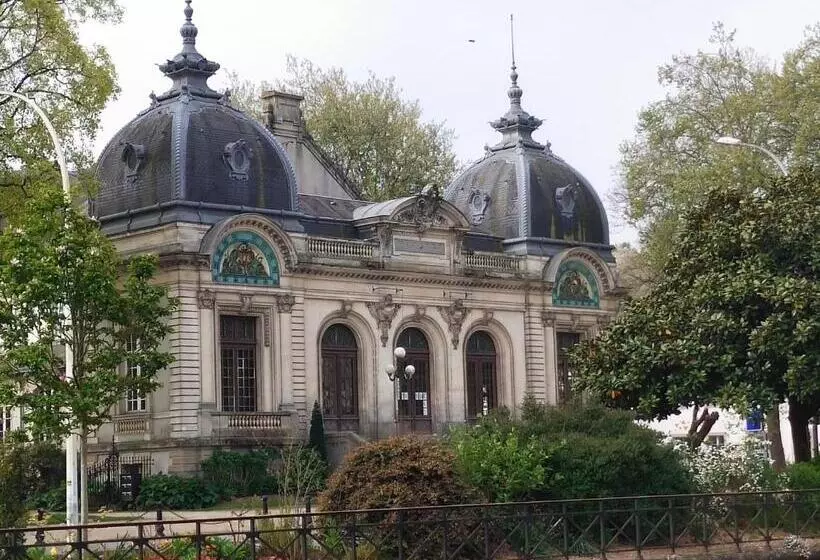 Aamiaismajoitus (B&B) Chambrecosy Salle De Bain Privée