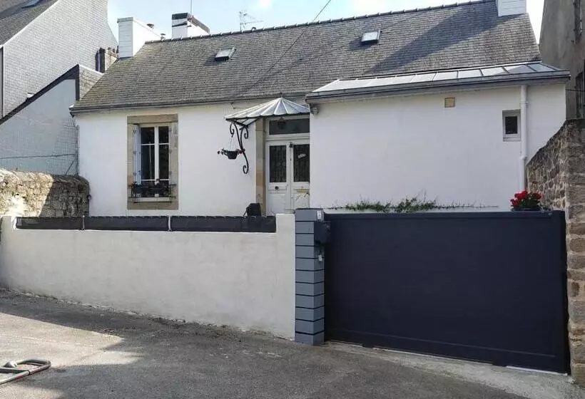 Aamiaismajoitus (B&B) Chambrecosy Salle De Bain Privée