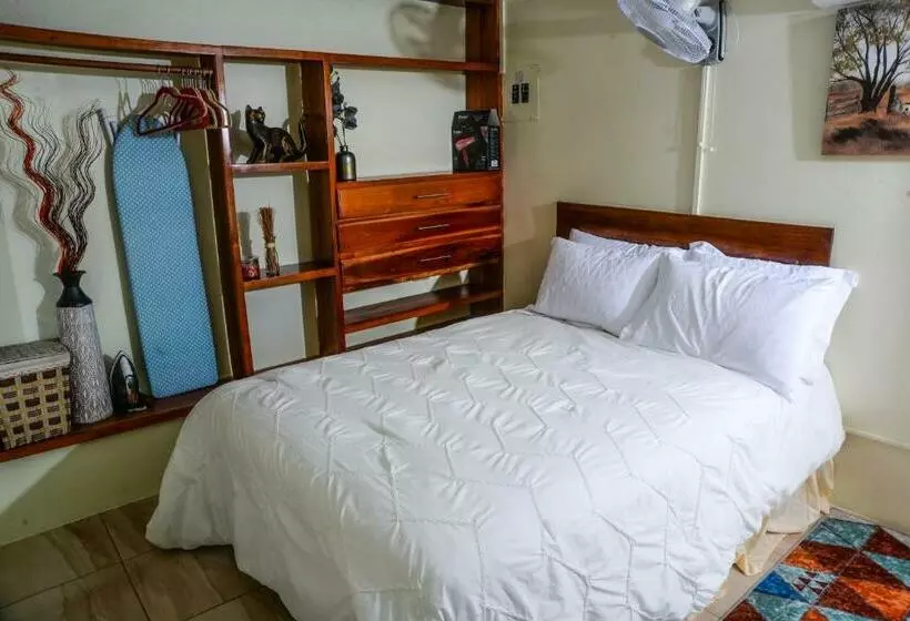 پانسیون Three Palm Villa