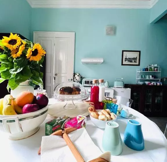 تختخواب و صبحانه Sofia Katane Suites