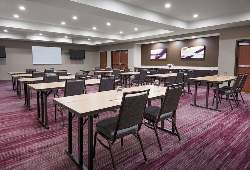 ホテル Courtyard By Marriott Buffalo Airport