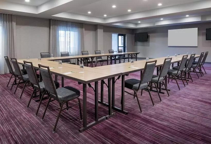 호텔 Courtyard By Marriott Buffalo Airport