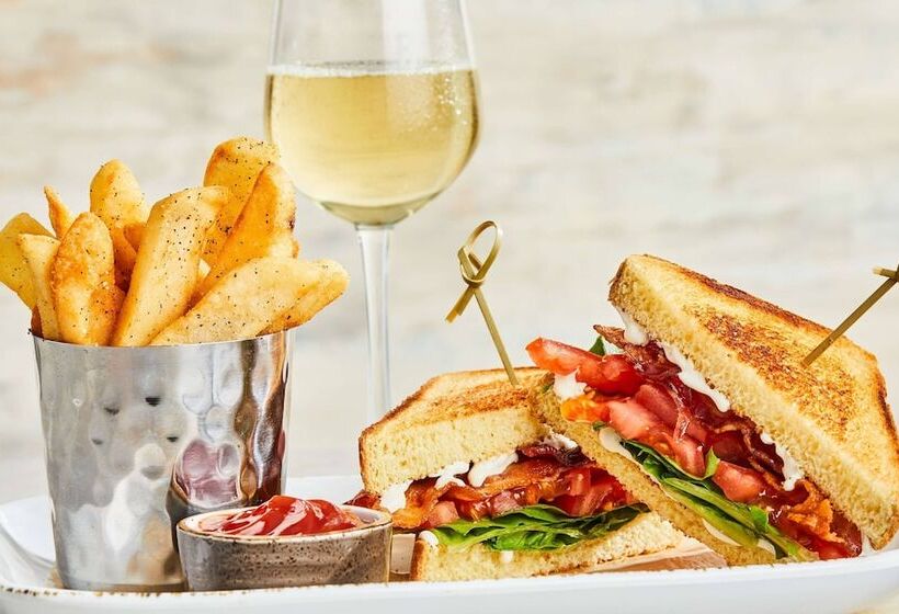 ホテル Courtyard By Marriott Buffalo Airport