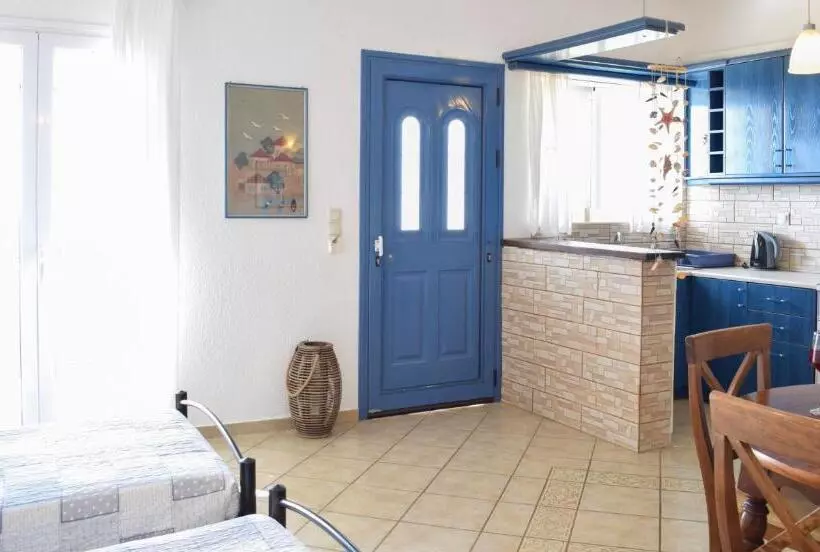 هتل Diana Studios