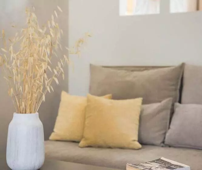 هتل Diana Studios