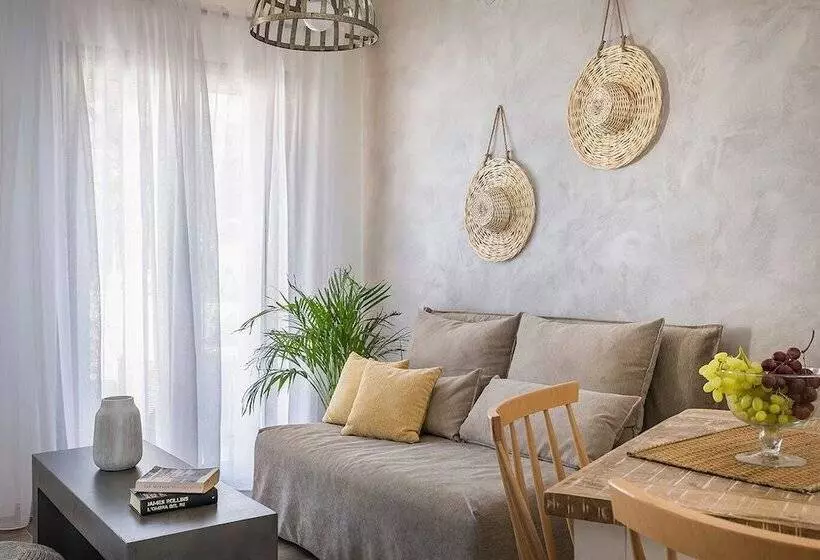 هتل Diana Studios