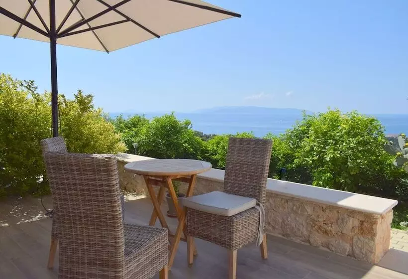 هتل Diana Studios