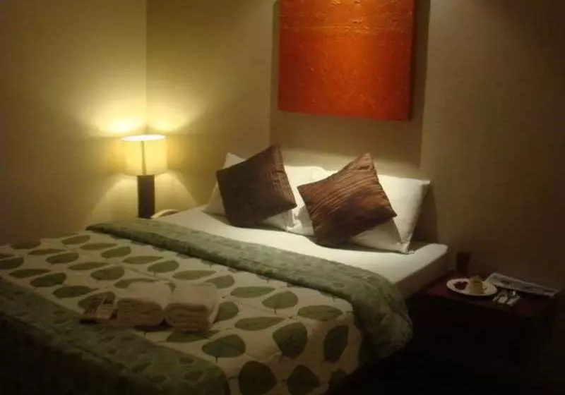 ホテル Gran Prix Express Inn Tarlac