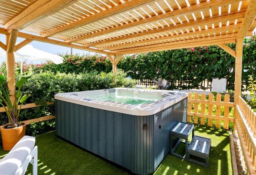 Hotel Ikaros Studios & Apartments