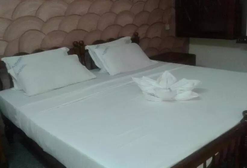 Hotel Oceanic Beach Residency