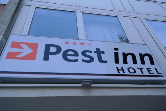 בית מלון כפרי Pest Inn