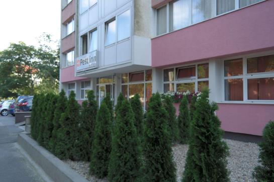 בית מלון כפרי Pest Inn