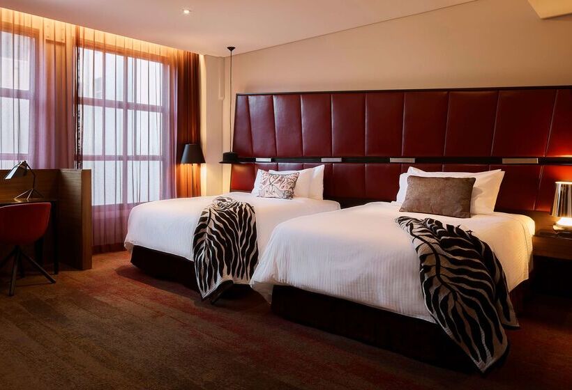 בית מלון כפרי Qt Sydney