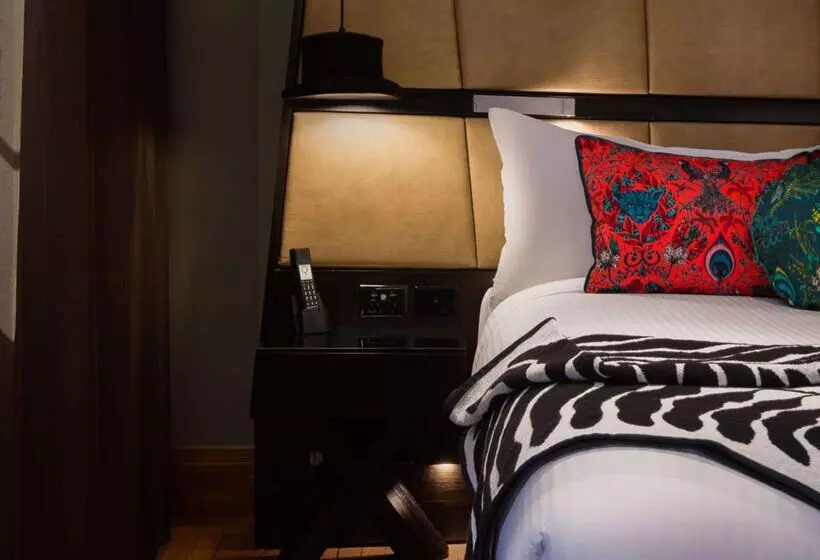 בית מלון כפרי Qt Sydney