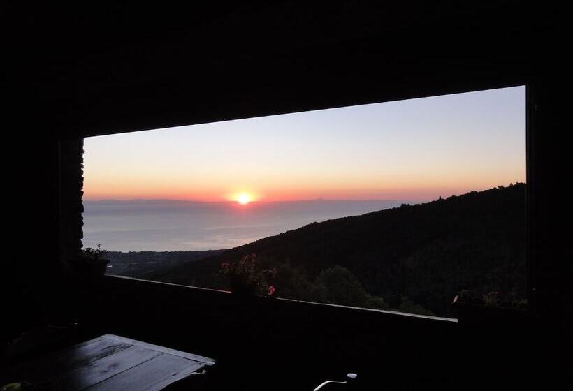 בית מלון כפרי Sintrivanis Mountain