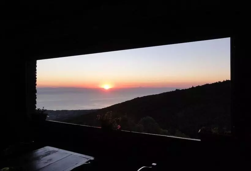 בית מלון כפרי Sintrivanis Mountain