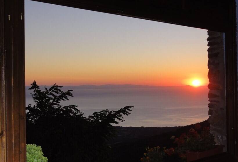 בית מלון כפרי Sintrivanis Mountain