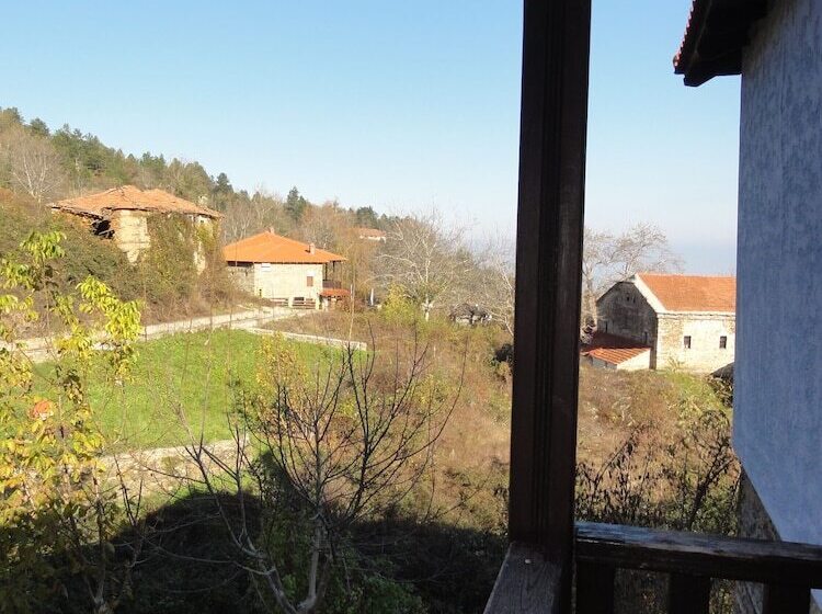 בית מלון כפרי Sintrivanis Mountain