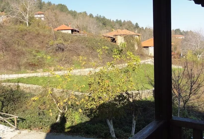 בית מלון כפרי Sintrivanis Mountain