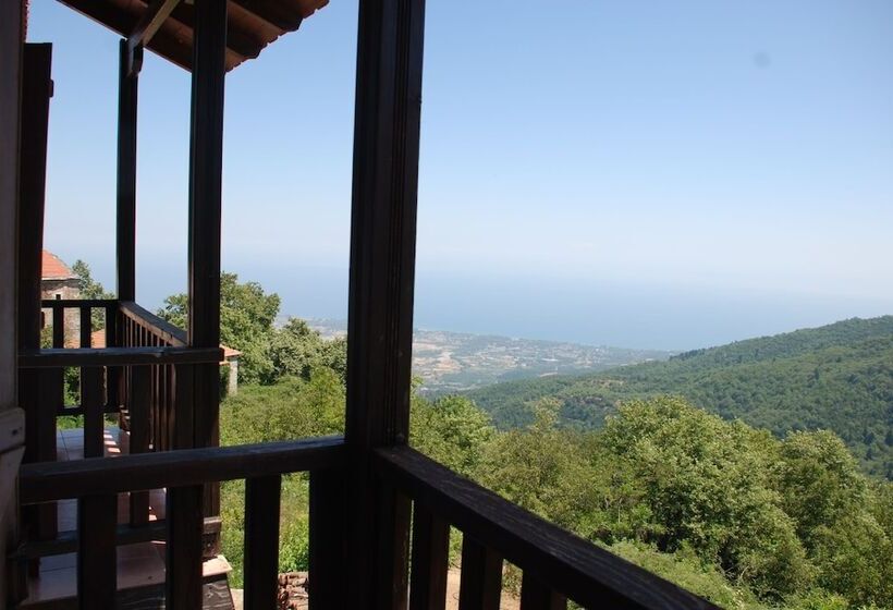 בית מלון כפרי Sintrivanis Mountain