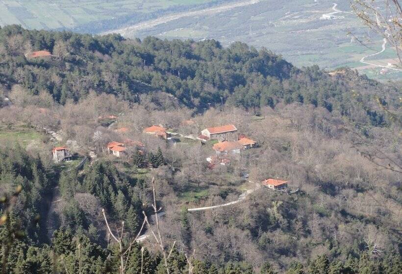 בית מלון כפרי Sintrivanis Mountain