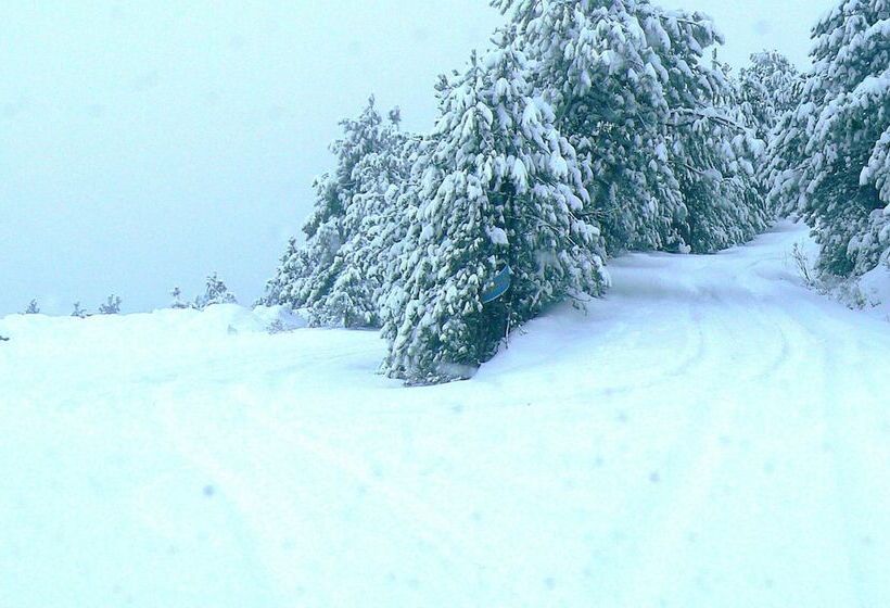 בית מלון כפרי Sintrivanis Mountain