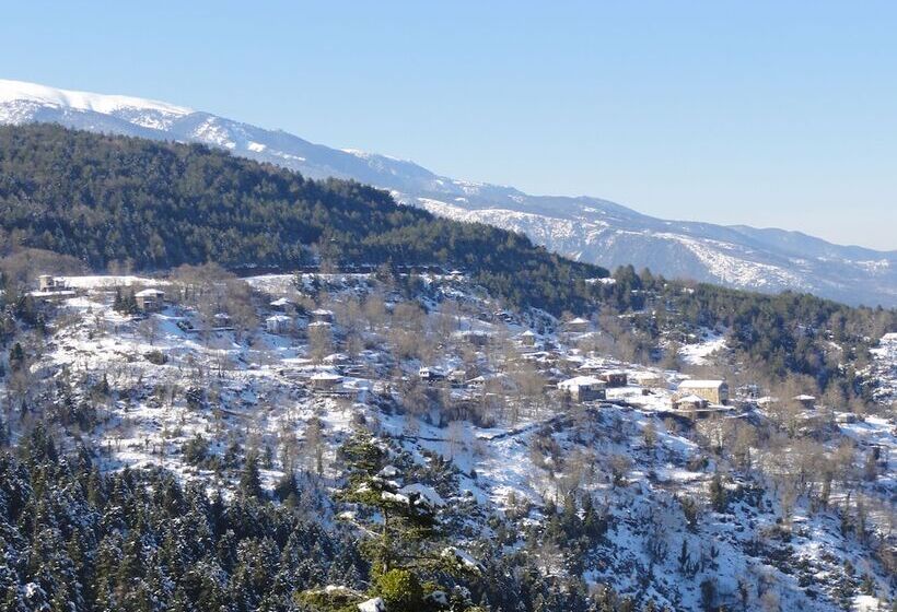 בית מלון כפרי Sintrivanis Mountain