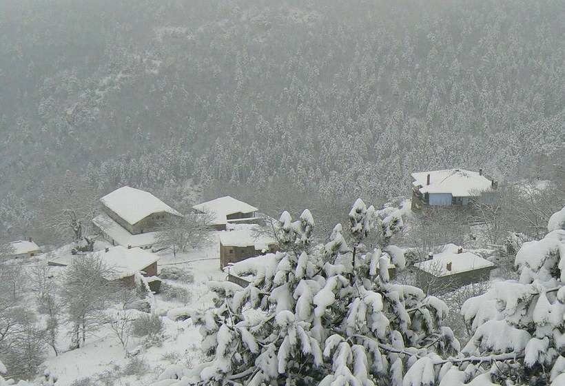 בית מלון כפרי Sintrivanis Mountain