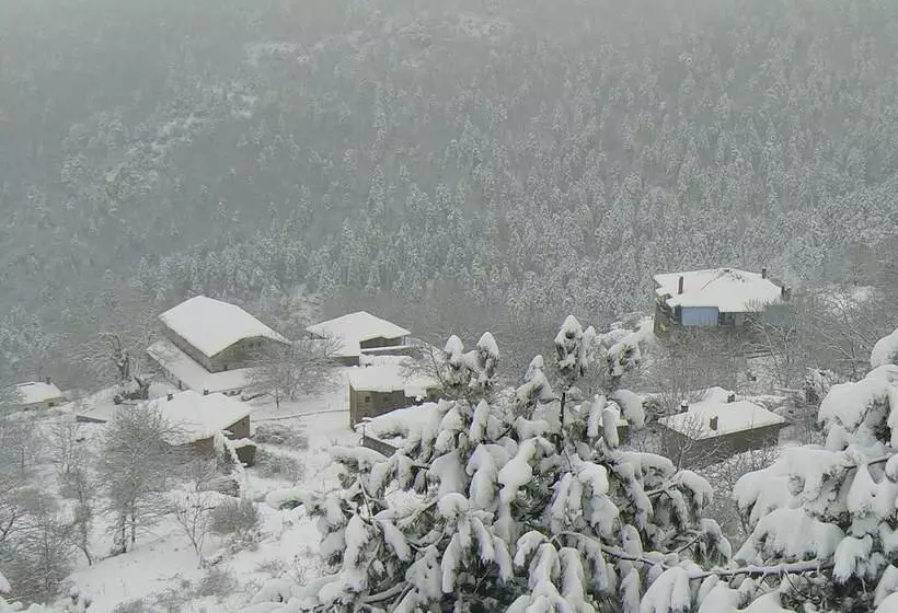 בית מלון כפרי Sintrivanis Mountain