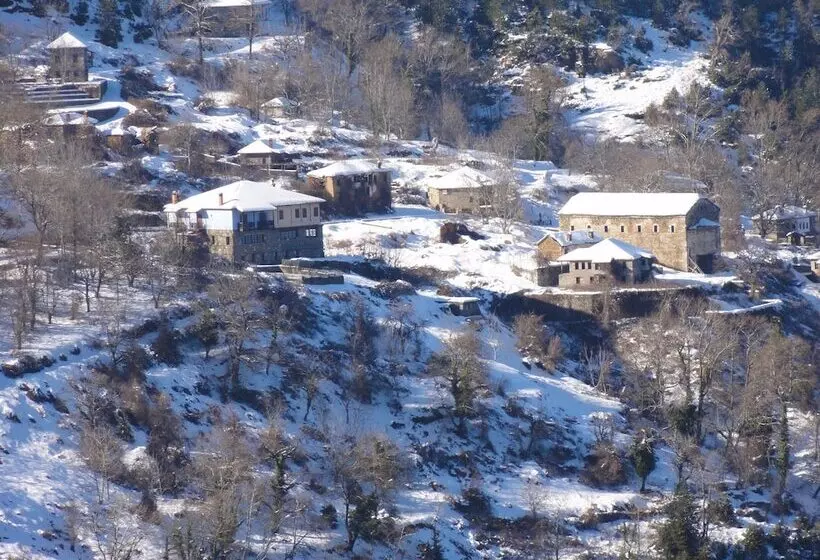 בית מלון כפרי Sintrivanis Mountain