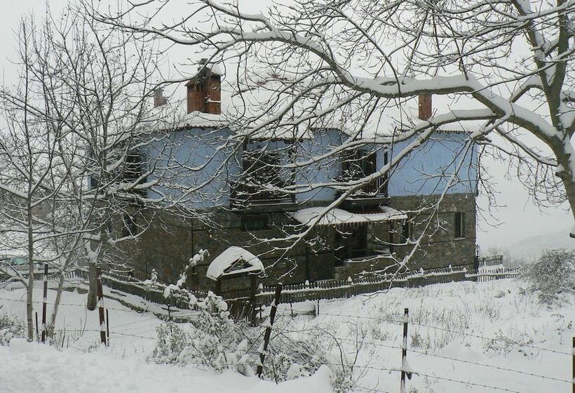 בית מלון כפרי Sintrivanis Mountain