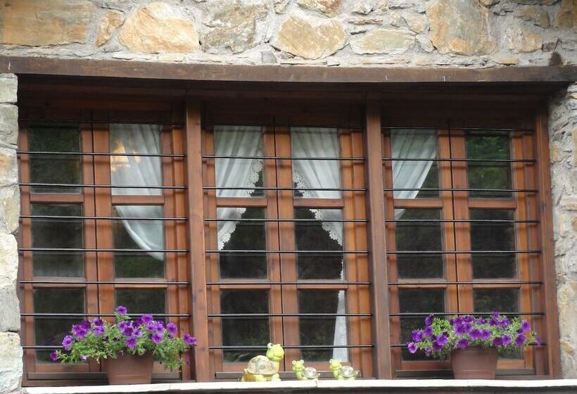 בית מלון כפרי Sintrivanis Mountain