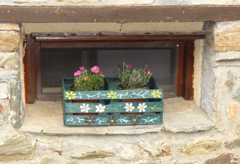 בית מלון כפרי Sintrivanis Mountain