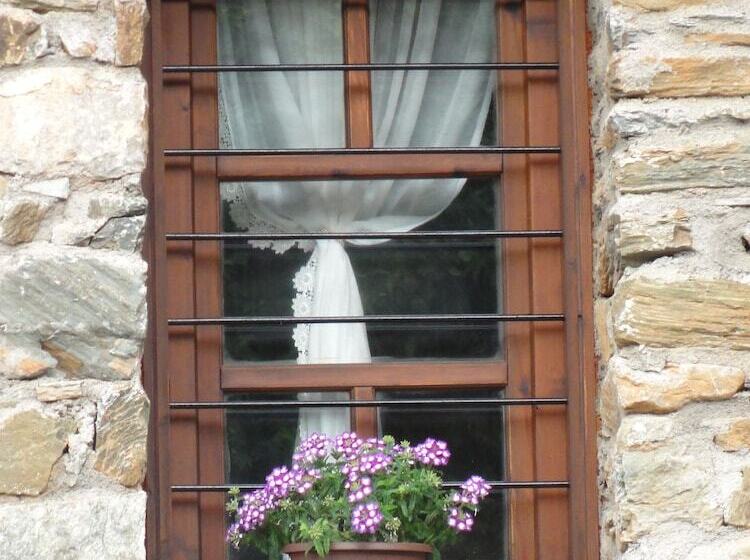 בית מלון כפרי Sintrivanis Mountain