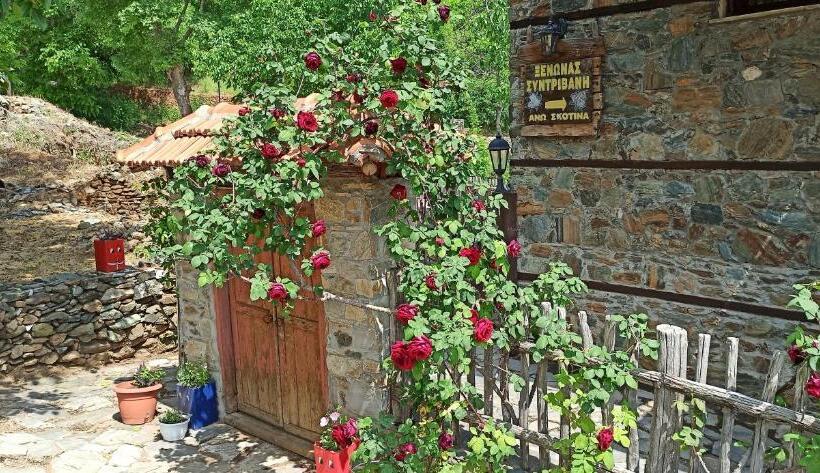 בית מלון כפרי Sintrivanis Mountain