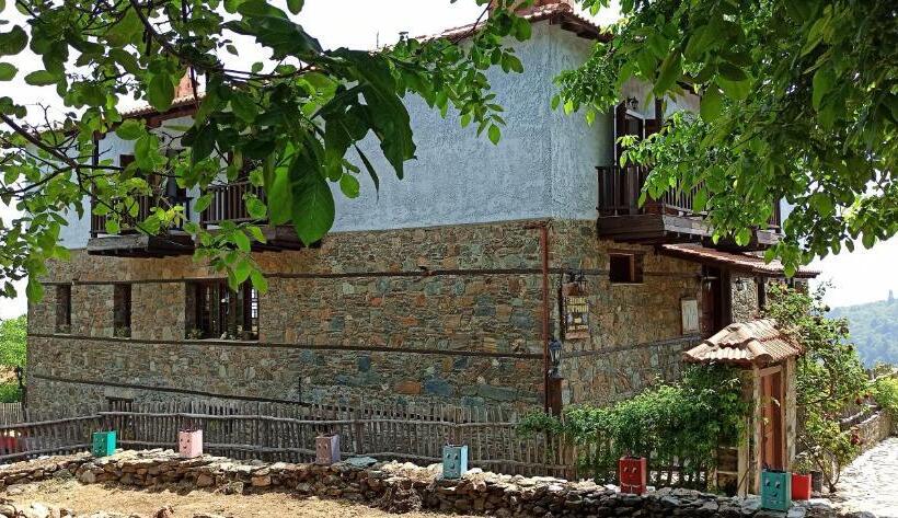 בית מלון כפרי Sintrivanis Mountain