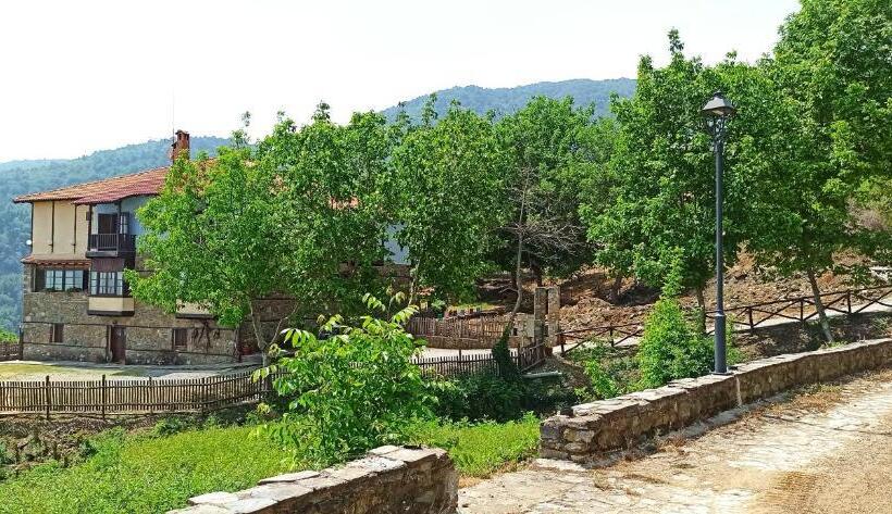 בית מלון כפרי Sintrivanis Mountain