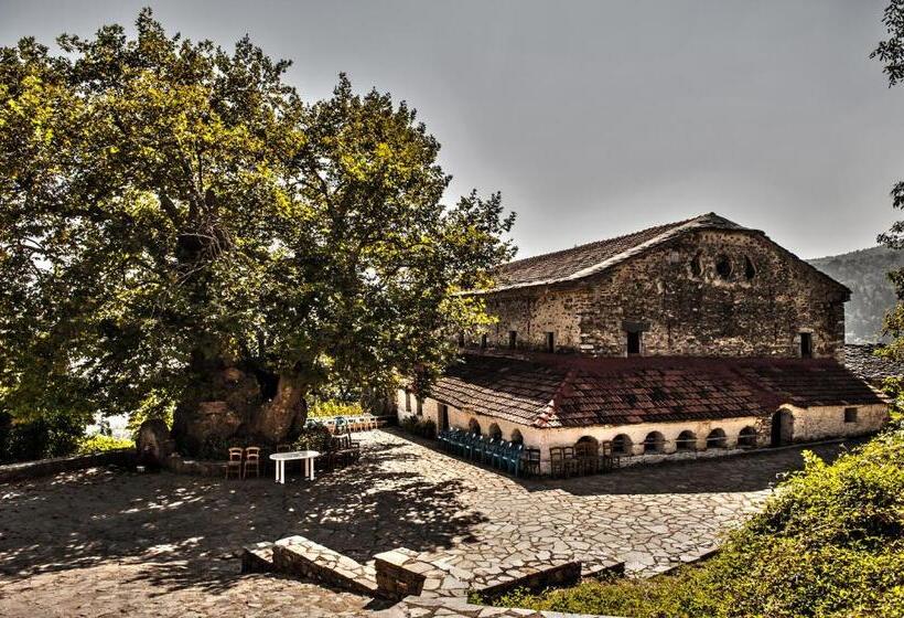 בית מלון כפרי Sintrivanis Mountain