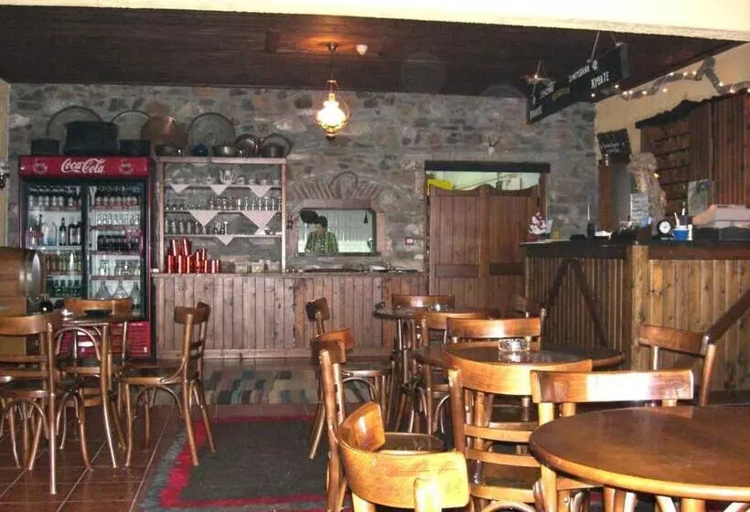 בית מלון כפרי Sintrivanis Mountain