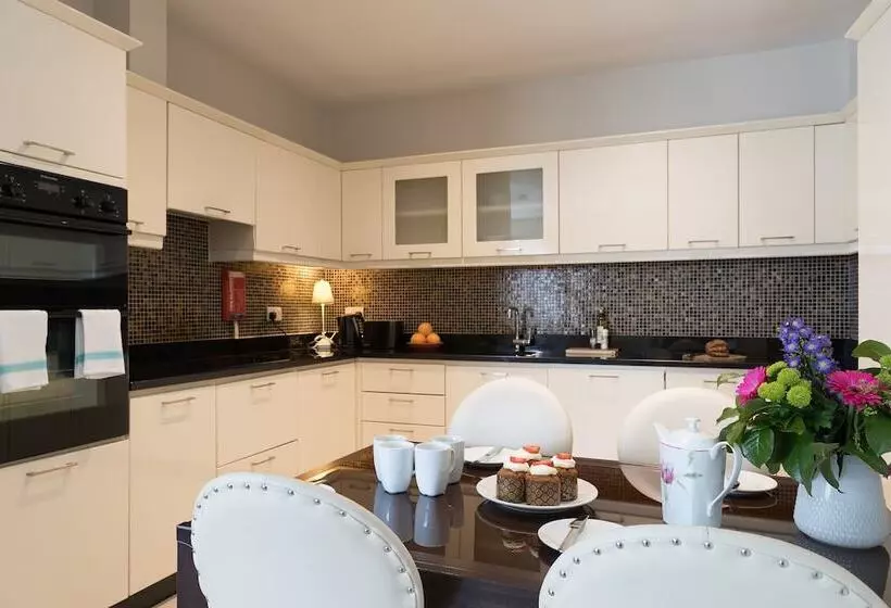 Jameson Court Self Catering Apartments