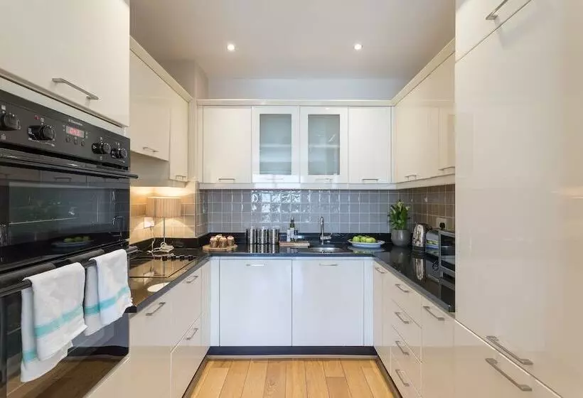 Jameson Court Self Catering Apartments