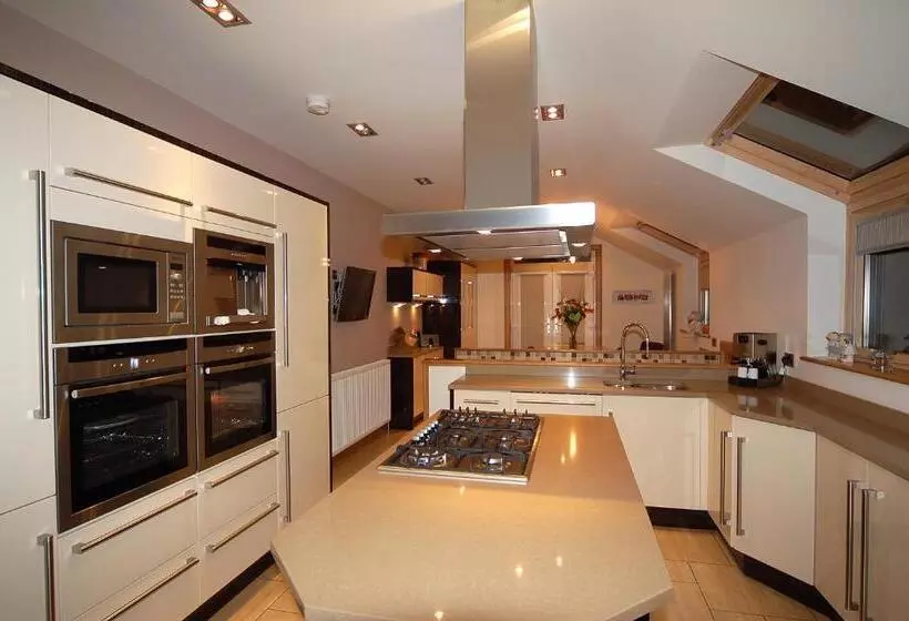 بنسيون Inverlea Guest House