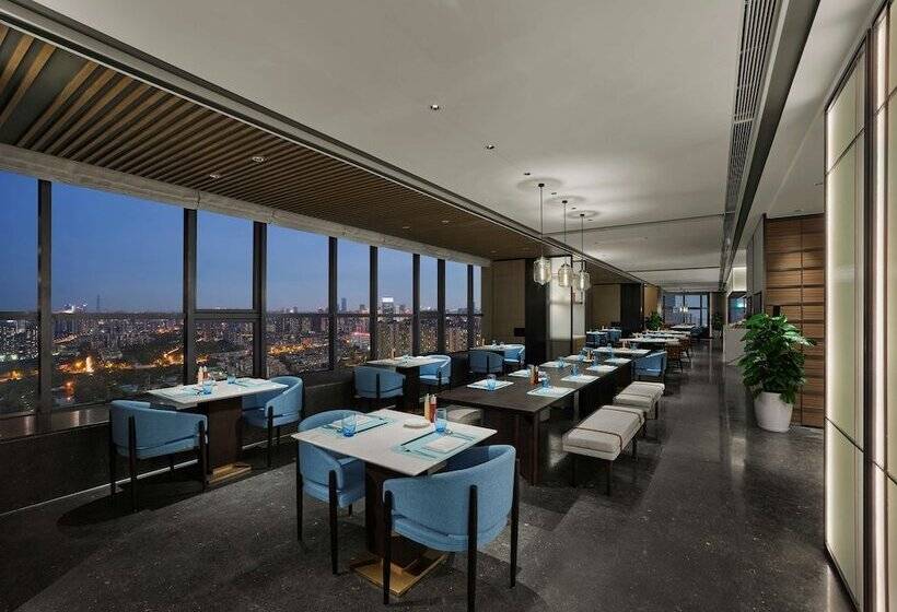 בית מלון כפרי Doubletree By Hilton Chengdu Riverside Close To Panda Base And Chengdu East Railway